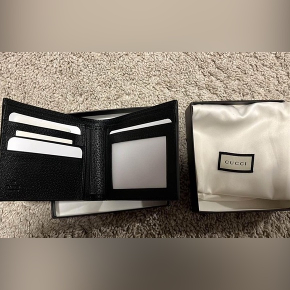 Brand new never used GG MARMONT LEATHER BI-FOLD WALLET. - Picture 7 of 8
